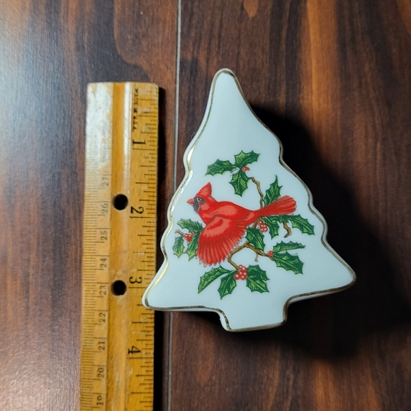 Vintage Christmas Tree Shaped Dish with Cardinal Design - Picture 4 of 4